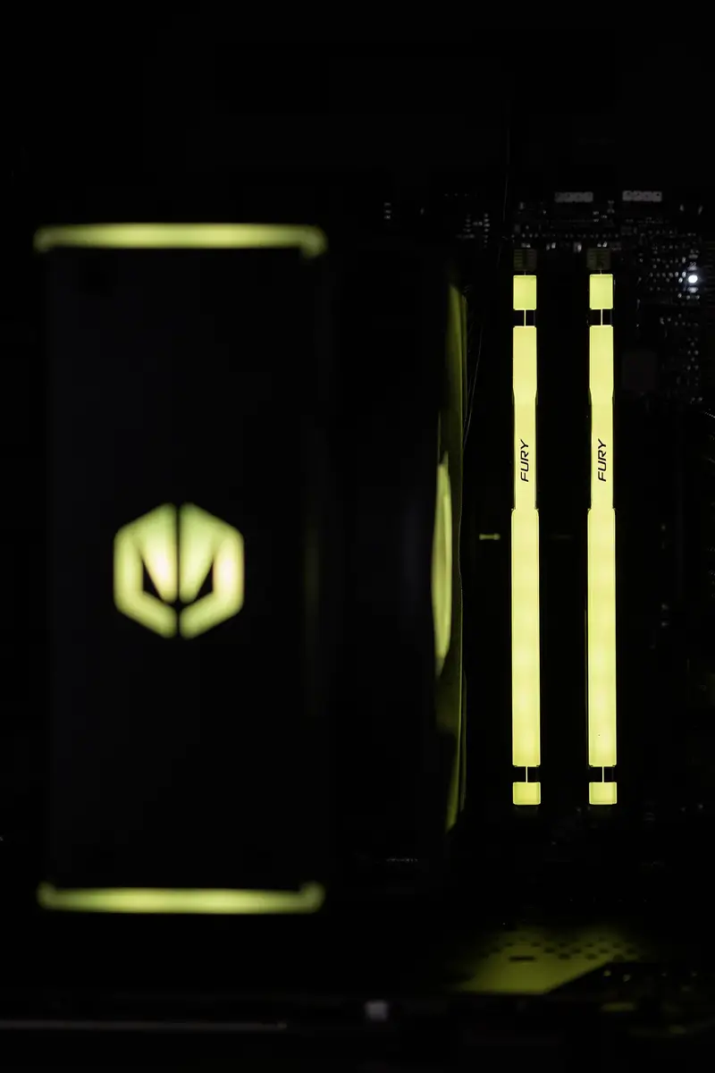 Actina PC AMD Ryzen 7 8700F ar RTX 5070 Ti Photo 12