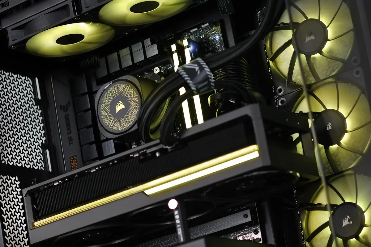 Actina PC AMD Ryzen 7 7800X3D, 32GB, 2TB, RTX 5080 Photo 13