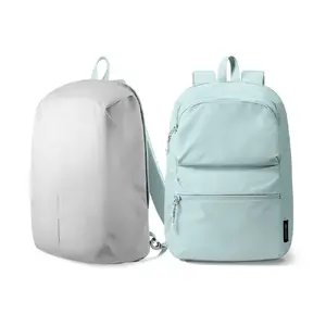 Mugursoma XD DESIGN Switch 2-in-1 P706.3317 — 22 L, nodalījums klēpjdatoram līdz 15,6" (39,6 cm), 530 g, kabatas ūdens pudelēm, gaiši pelēks / jūras zaļš