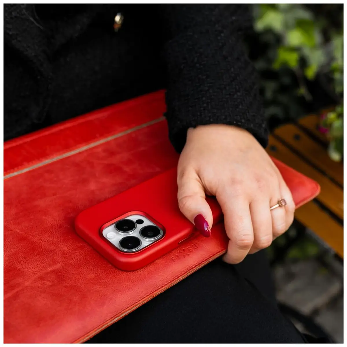 Leather case FIXED MagLeather for iPhone 15 Plus Photo 10