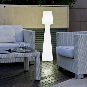 Uzlādējamā akumulatora LED lampa NewGarden Lola 110 RGB balts gaismas tonis – pārnēsājams iekštelpu/ārpustelpu apgaismojums
