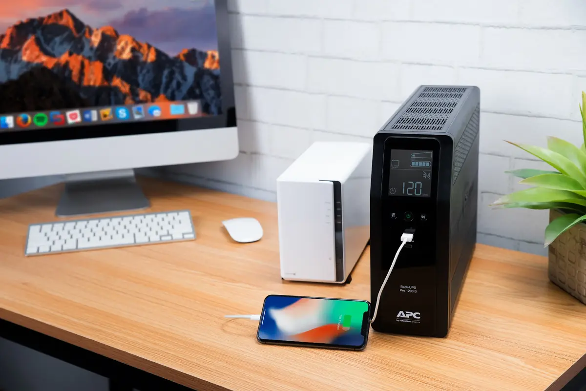 ИБП Schneider Electric Back-UPS Pro BR1200SI Photo 7