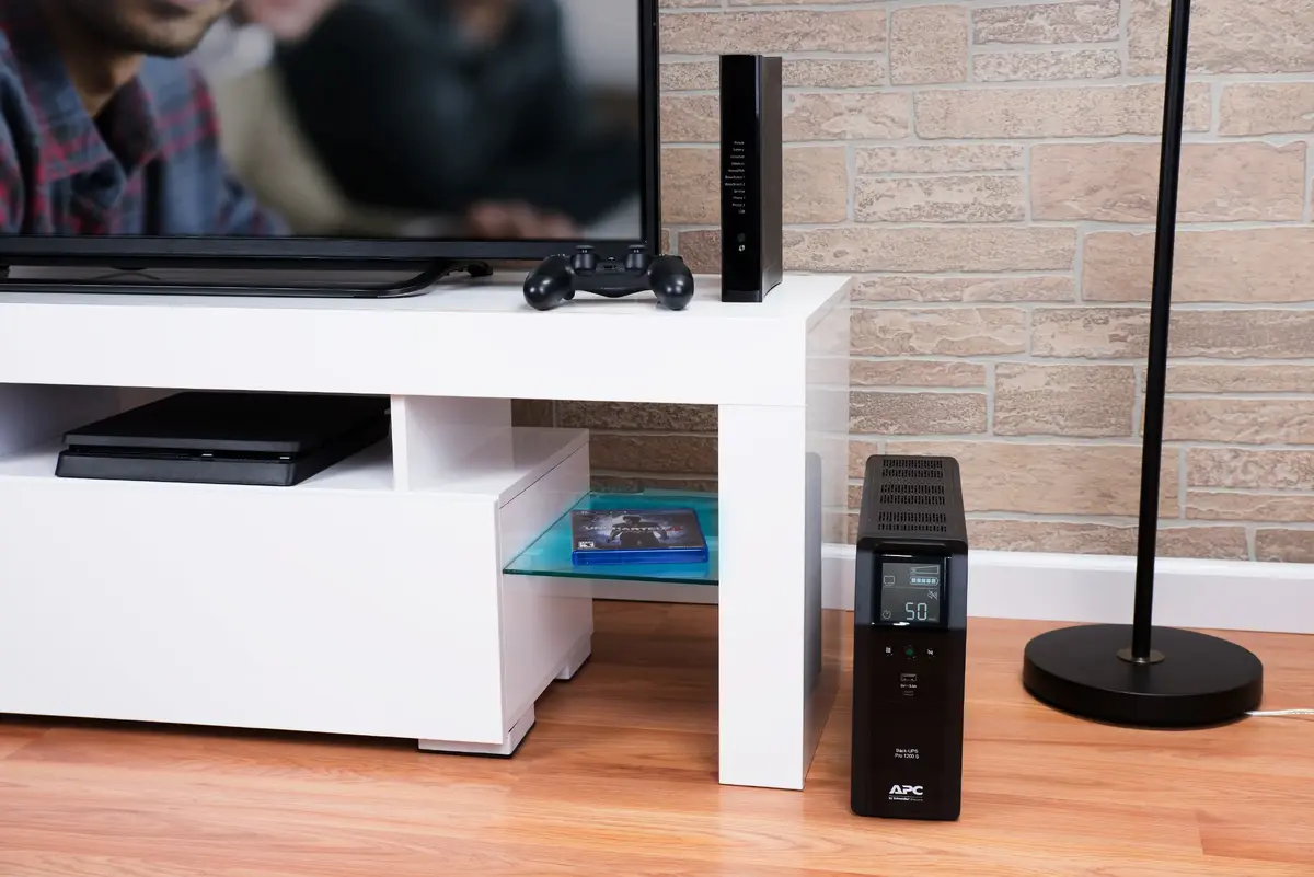 ИБП Schneider Electric Back-UPS Pro BR1200SI Photo 9