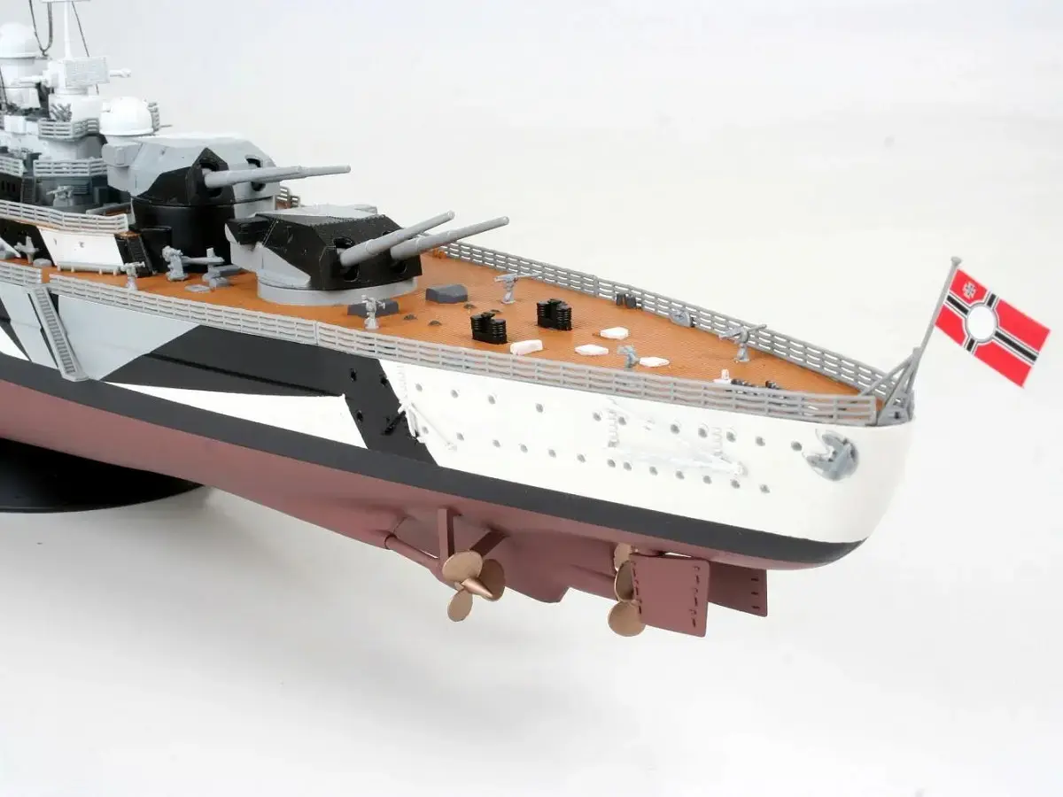 REVELL модель корабля Tirpitz 1:350 Photo 10