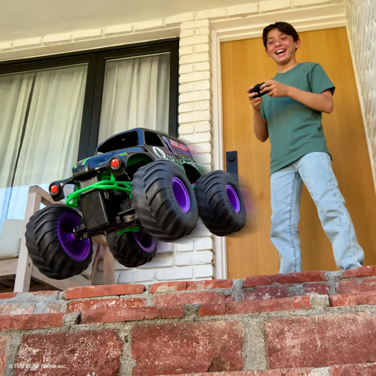 Spin Master Monster Jam Smash 'n Bash Grave Digger RC 1:15 Photo 4