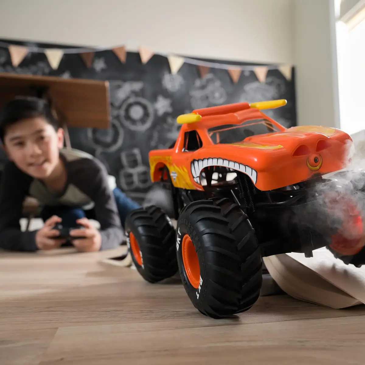 Spin Master Monster Jam Toro Loco RC remote truck Photo 2