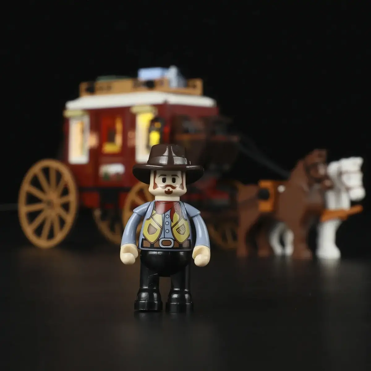 Конструктор Diverse Lumibricks Western Stagecoach F9052 Photo 4