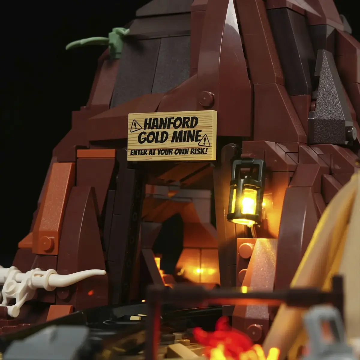 Конструктор Lumibricks Old West Gold Mine F9077 Photo 4