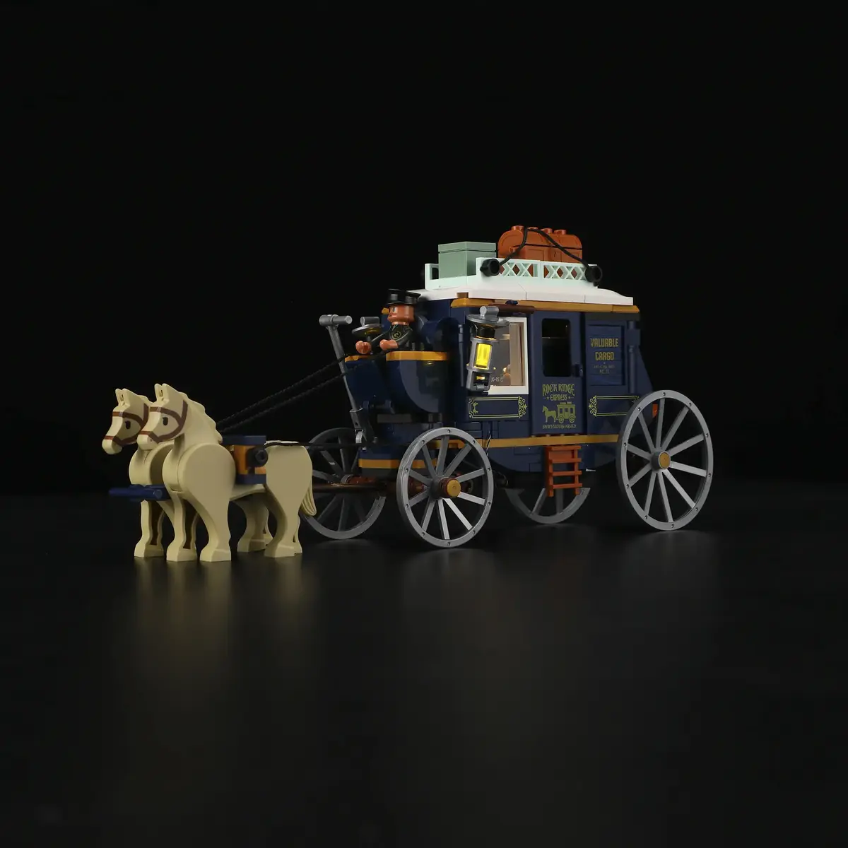 Lumibricks Treasure Stagecoach L9099 construction toy Photo 3