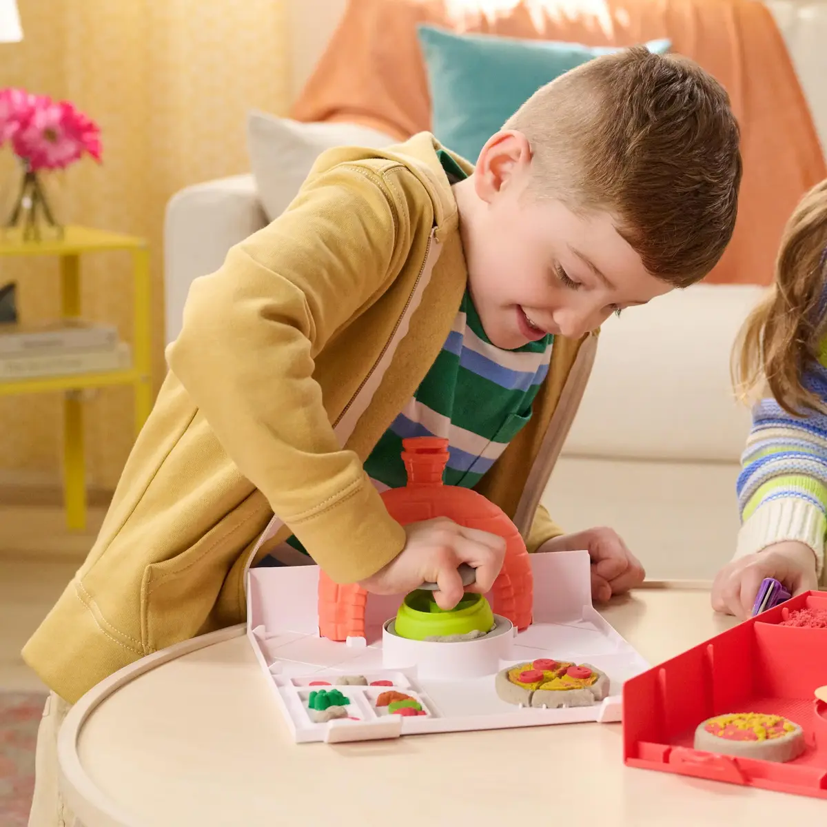 Spin Master Kinetic Sand Squish Pizza Set Photo 3