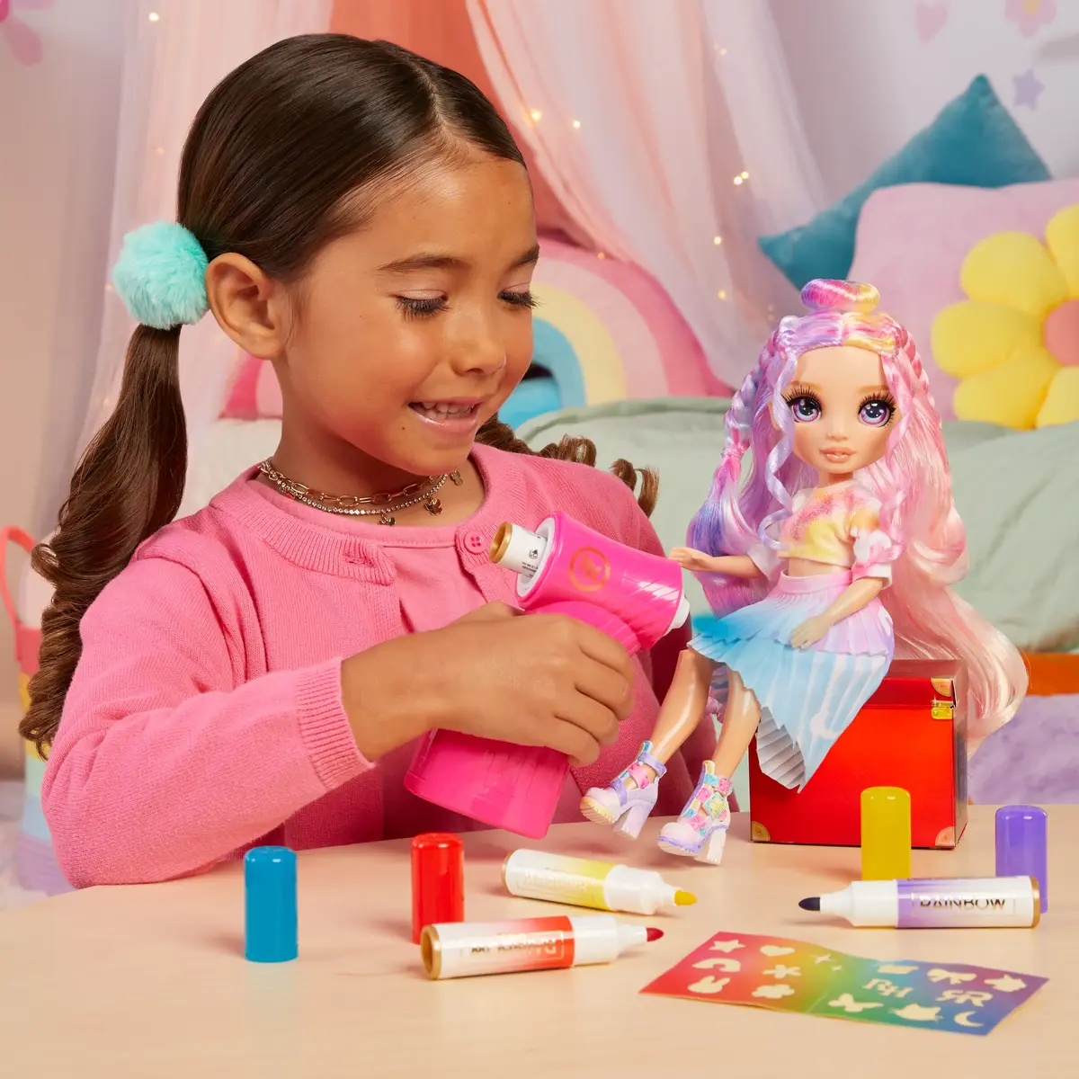 MGA Entertainment Rainbow High Air Brush & Create doll Photo 11