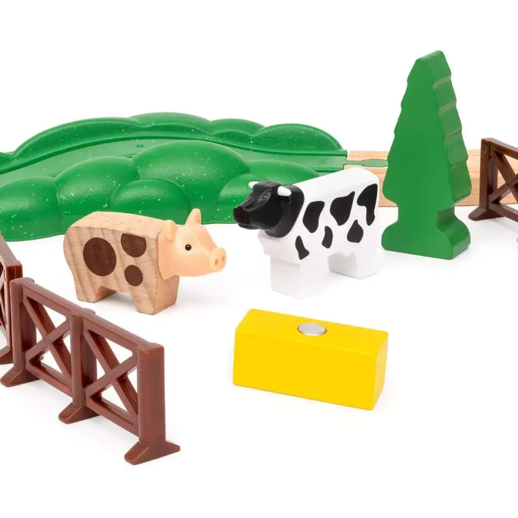 Ravensburger BRIO World Red Lola Farm Train Set Photo 4