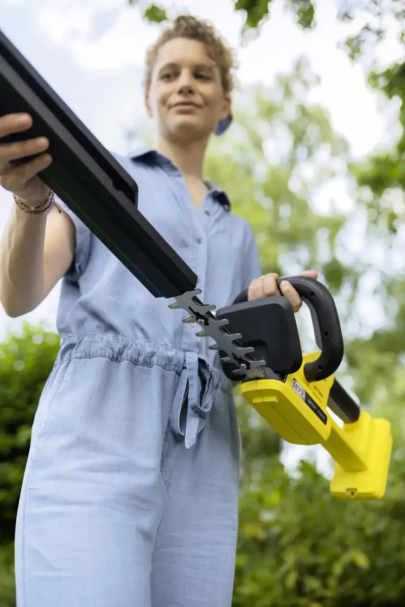 Аккумуляторный кусторез Karcher HGE 3-18 Photo 7