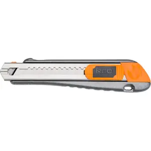Utility Knife NEO tools 63-021 with 18 mm snap-off blade and metal body