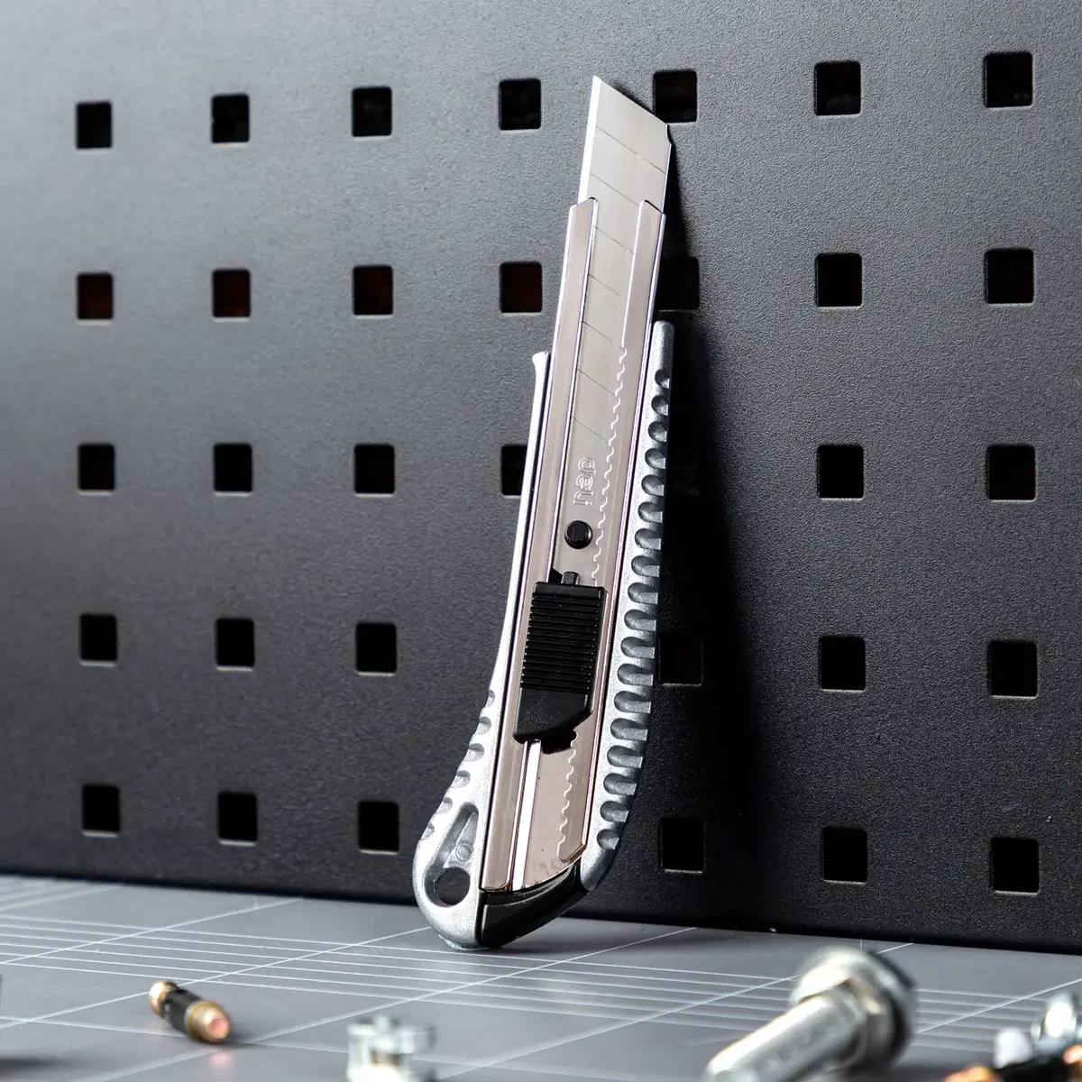 Utility knife Deli EDL4255 Photo 2