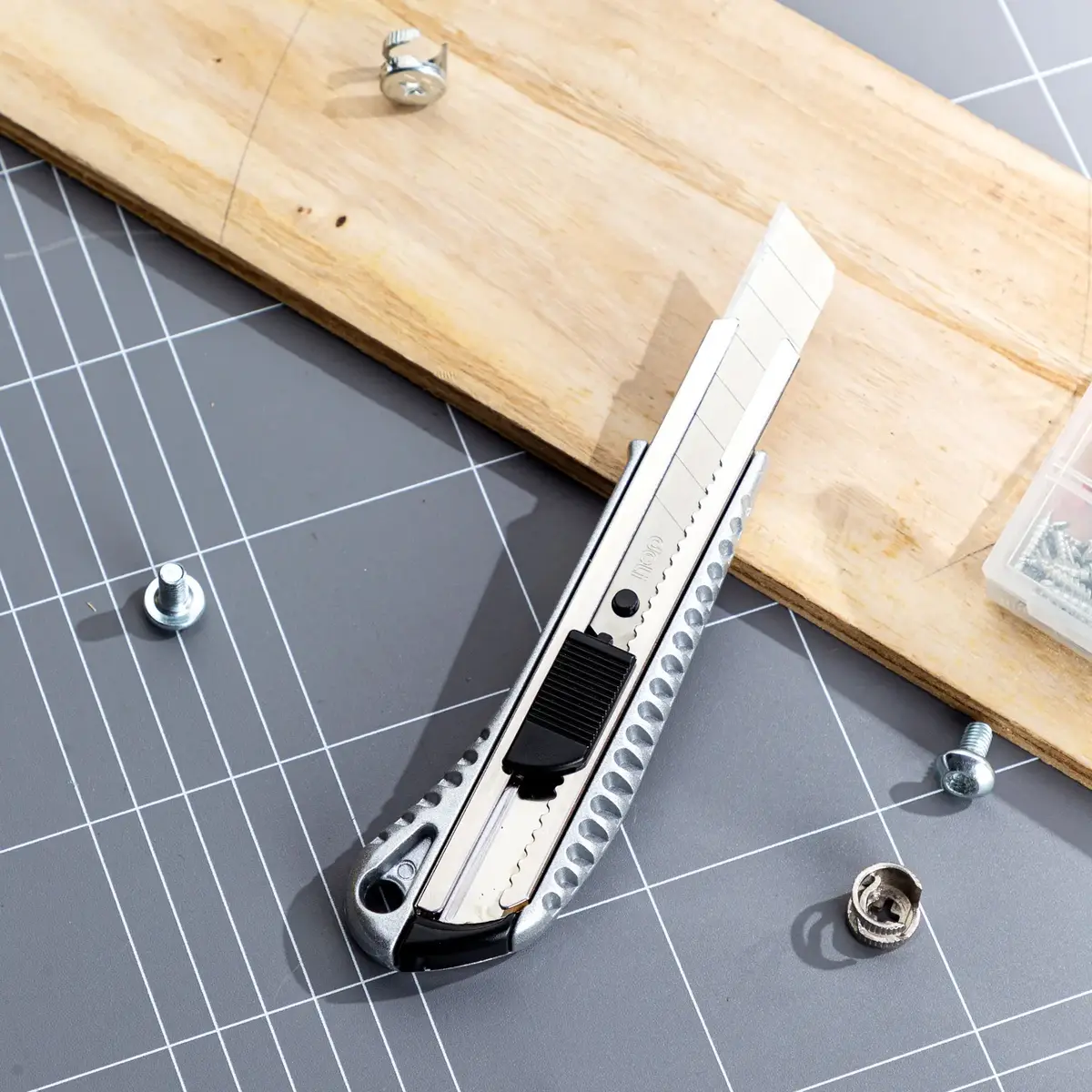 Utility knife Deli EDL4255 Photo 3