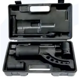 Баллонный ключ для колес GEKO G10070 — ручной торцевой инструмент для гайков