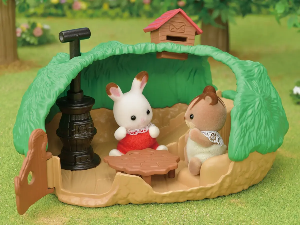 Epoch Sylvanian Families Baby Hedgehog Hideout Photo 9