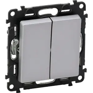 Настенный переключатель Legrand Valena Life 10AX IP20 алюминий, модель 752305