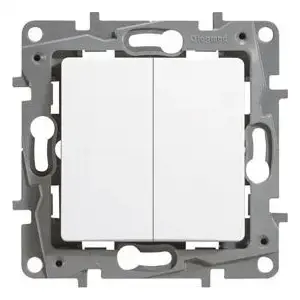 Двойной лестничный выключатель Legrand 10AX белый модель 764502