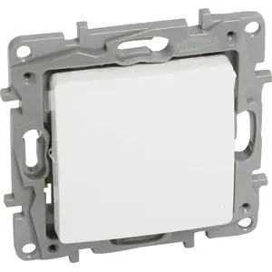 Single-pole switch Legrand Niloe LE-764500 10 A — wall-mounted electrical switch