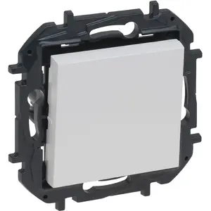 Wall switch Legrand Niloe Step single button 6A, white (model 863109B)