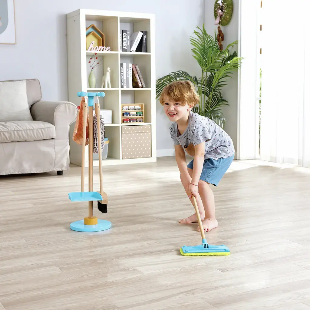 Hape Clean Up Broom Set детская метла с совком Photo 4