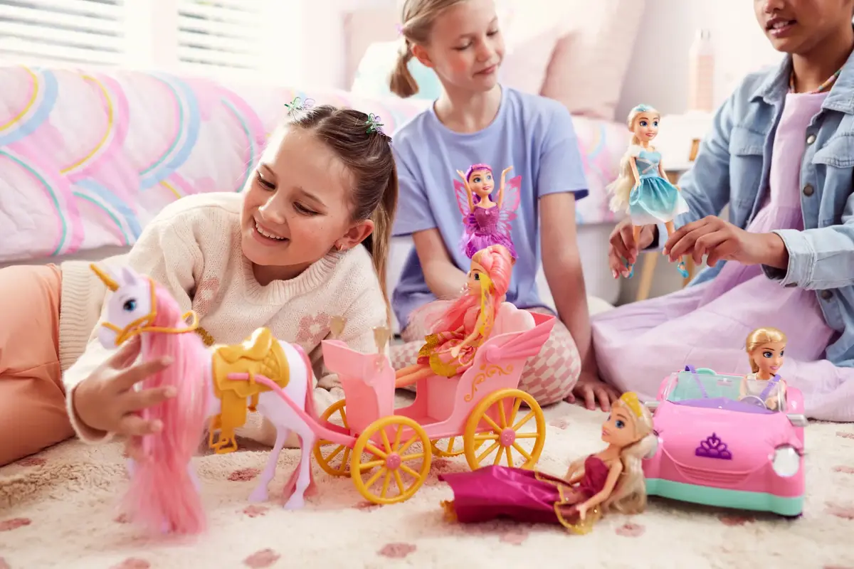 ZURU Sparkle Girlz Convertible with Doll Photo 10