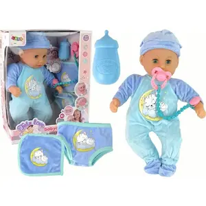 LEANToys lelle ar skaņu, knupīti un priekšautiņu, zilās pidžamās ar kaķīti (modelis 12404)