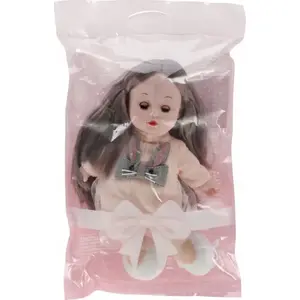 Lelle mega creative LALKA B/O 30 cm — bateriju darbināma mīksta lelle, izmērs aptuveni 25×39×6 cm