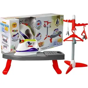 Игрушечный утюг LEAN Sport на батарейках с гладильной доской и вешалками