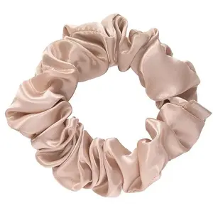 Резинка для волос Philip B. Klassisk champagne-scrunchie — эластичная тканевая шарф-резинка