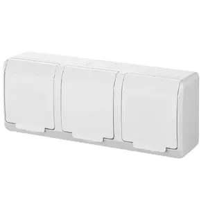 Накладная розетка ELEKTROPLAST GNT Hermes 3x2P+Z с крышкой, белая (0323-02)