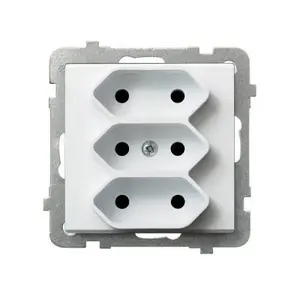 Розетка Ospel GP-3R/m/00 — белая, IP20, номинальный ток 2,5 A, 71×71×45 мм