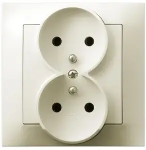 Розетка Ospel GP-2YZ/27 — 16 A, IP20, 84×84×45 мм