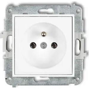 Розетка одинарная Karlik Icon 25IGP-1z 2P+Z с заземлением, белая матовая