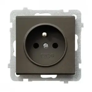 Розетка Ospel GP-1RZ/m/40, 16 A, IP20, коричневая, 71×71×38 мм