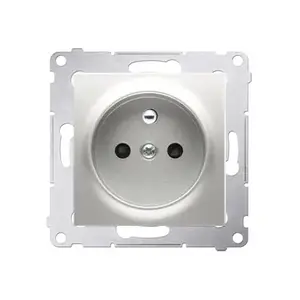 Розетка Kontakt‑Simon DGZ1Z.01/43 — серебристая, пластиковый корпус, 250 В, IP20, 75×75×40 мм