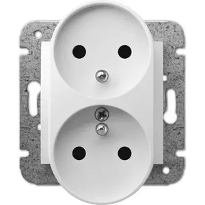 Divkārša sienas kontaktligzda ELEKTROPLAST Carla 2×2P+Z ar aizsargžalūzijām balta (modelis 1743-10)