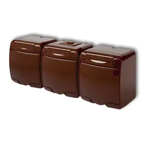 Розетка Karlik 4GHE-3, 3‑местная IP54, 250 В, 16 А