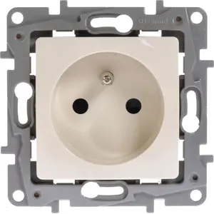 Розетка с заземлением 16A 250V кремовая Legrand 664636