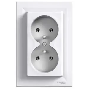 Розетка Schneider Electric двойная с выключателем и заземлением белая EPH9800221