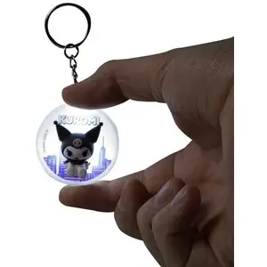 Atslēgu piekariņš ar apgaismojumu IMPACTO GIFTS BlueSkyStudios Sanrio Kuromi — izgaismots piekariņš