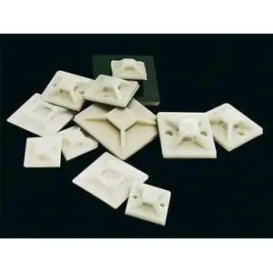 Pašlīmējoša kabeļu pamatne BLOW 4944 — 40 mm x 40 mm, balta