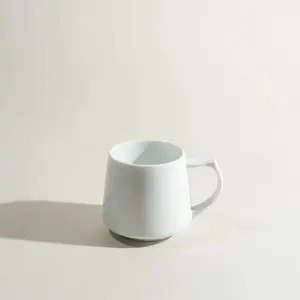 Origami Aroma Mug White 320 ml ceramic coffee mug, drip-resistant lid