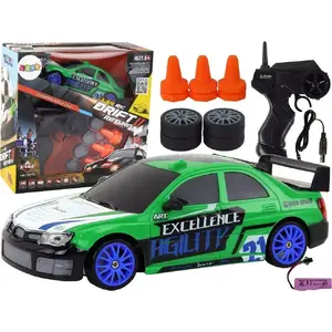Remote Control Sports Car LEANToys 1:24 Scale, Green, Interchangeable Wheels