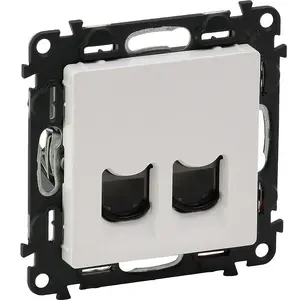 Компьютерная розетка Legrand Valena Life двойная 2 x RJ45 кат. 5e белая (MPN 753141)