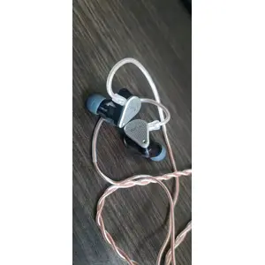 Внутриканальные мониторы Moondrop Variations IEM с гибридной схемой 1DD+2BA+2EST