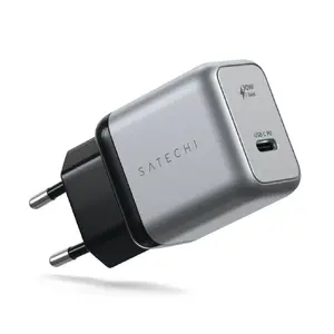 Зарядное устройство для мобильных устройств Satechi ST-UC30WCM-EU — универсальное настенное AC с 1× USB‑C, черно‑серебристое