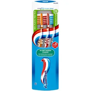Зубная щетка Aquafresh In-Between Clean средняя TRIO 3 шт.